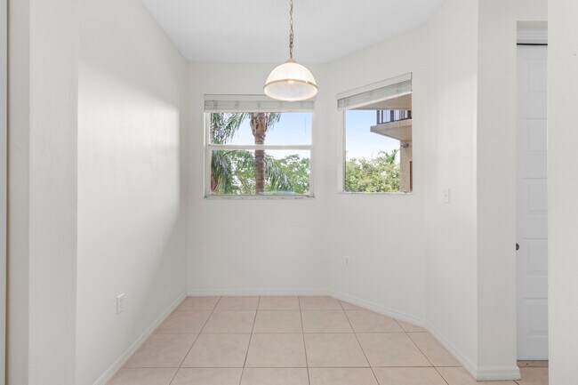 Building Photo - 26 Royal Palm Way