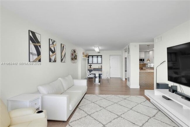 Building Photo - 100 Bayview Dr