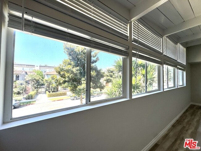 Building Photo - 226 S Gale Dr