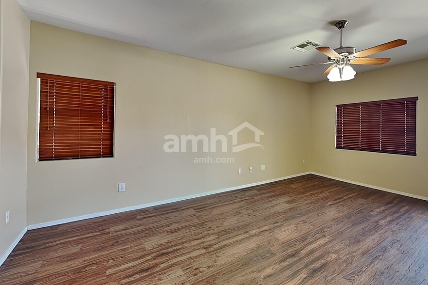 Building Photo - 5561 S Lemon Tree Dr