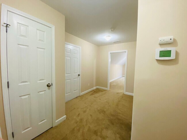 Building Photo - Luxury 3 Bedroom  Townhome in South Durham...