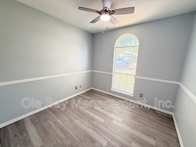 Building Photo - 740 Copperfield Dr W