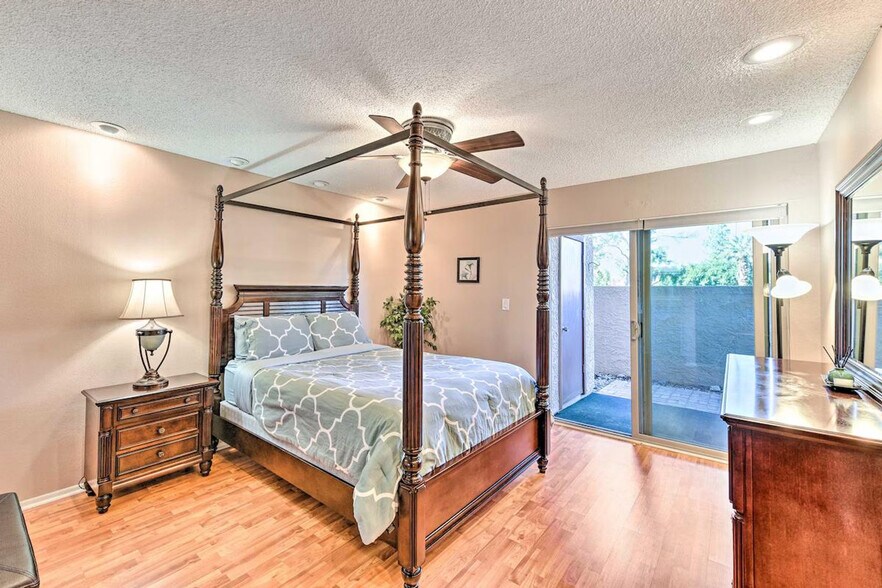 Building Photo - 602 North May-SI ID1385977P