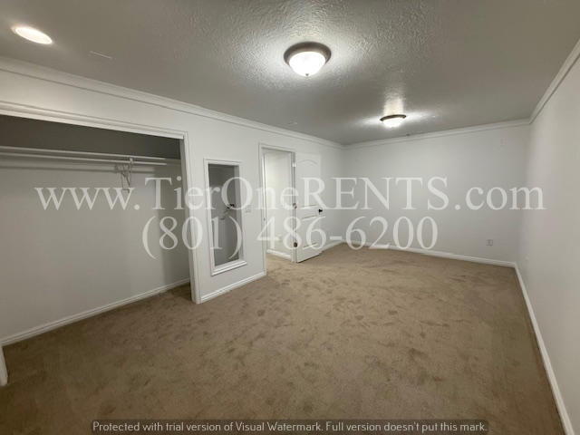 Building Photo - No deposit option for qualified renters wi...