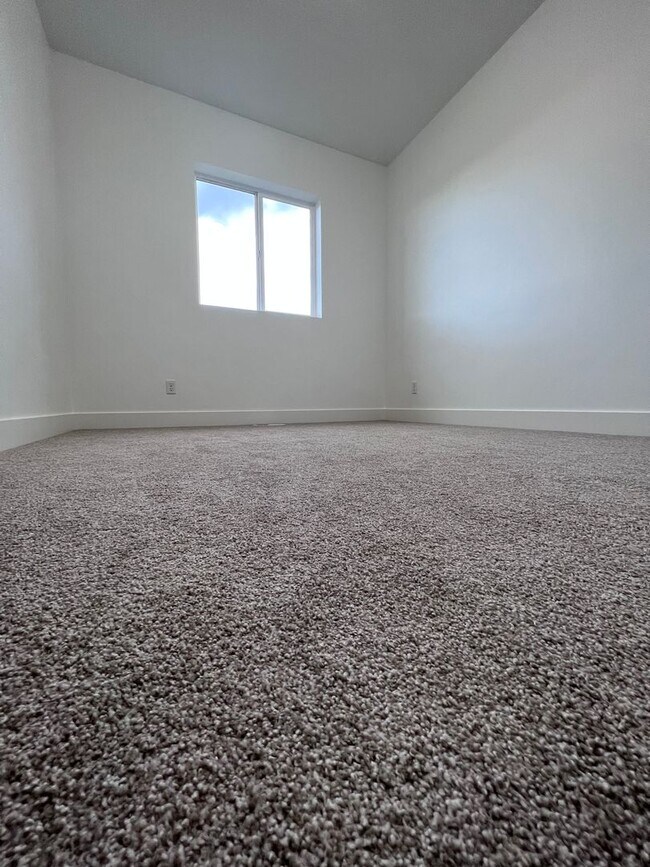 Building Photo - Beautiful South Jordan Home for rent!