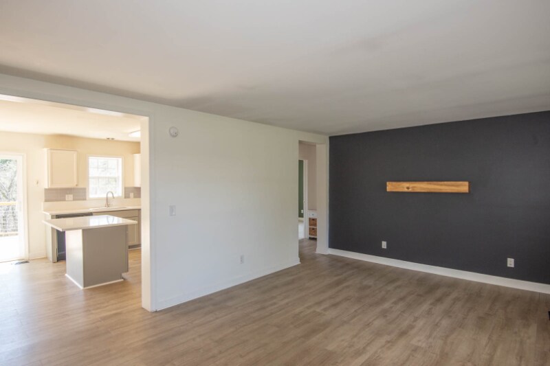 Building Photo - 249 Noahs Rd