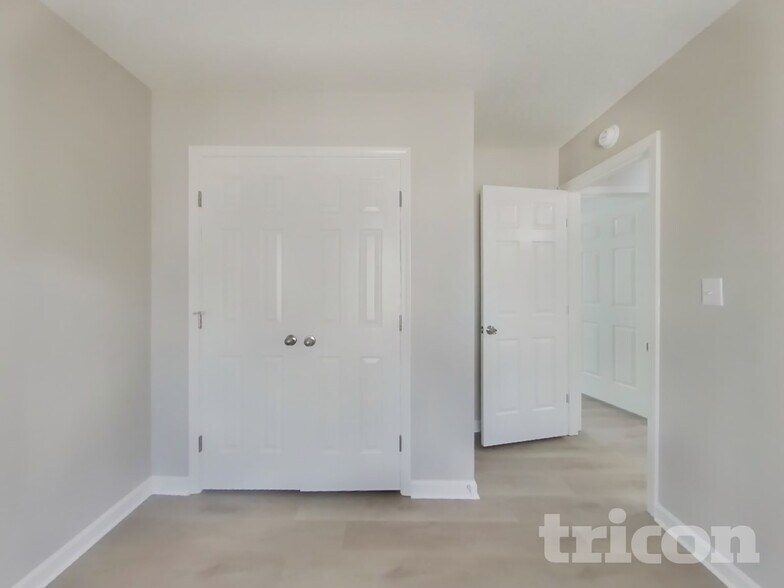 Building Photo - 7906 Kingston Dr