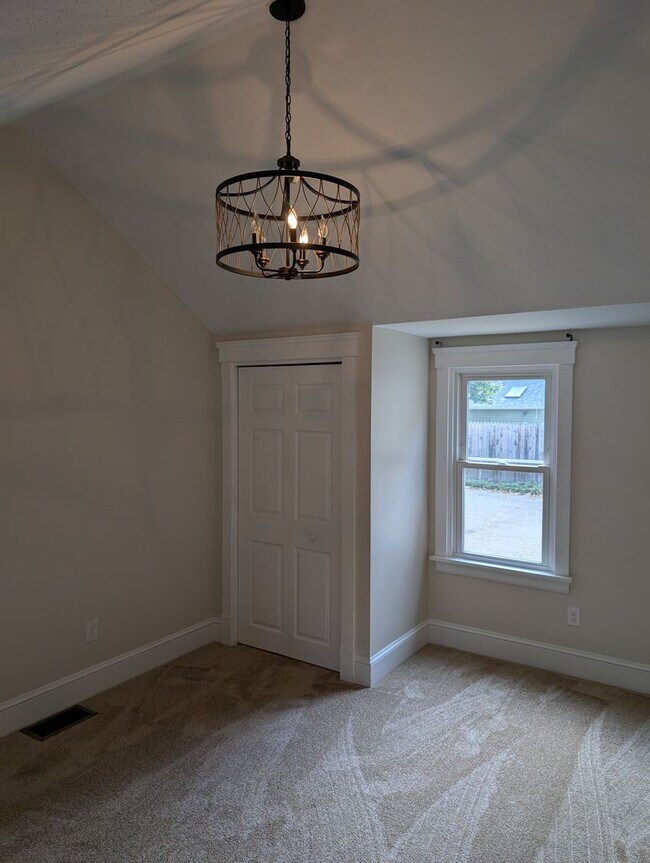 Building Photo - 2484 W 10th St