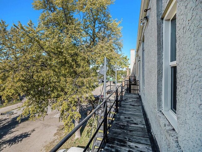 Building Photo - 2422 1/2 S 16th St