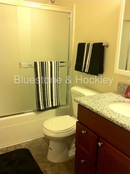 Building Photo - Make Autumn Oaks Apartments Your Home!
