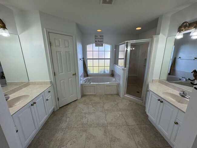 Building Photo - Gulf Breeze - Melissa Oaks - 4 Bedroom, 2 Bathroom w/ pool
