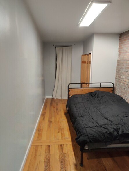 Building Photo - 2128 Newtown Ave