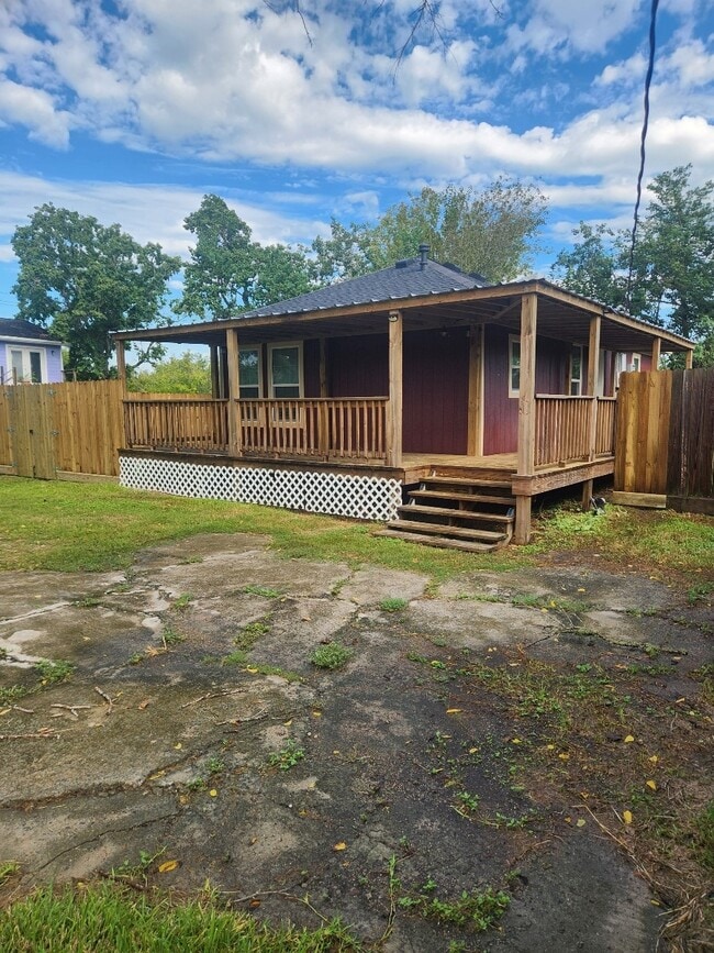 Building Photo - 2349 Avenue D