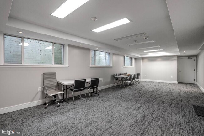 Building Photo - 1730 Arlington Blvd