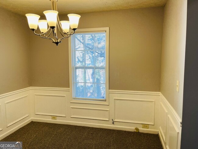 Building Photo - 2119 Manhattan Pkwy