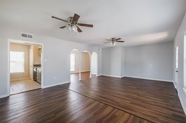 Building Photo - 5922 Fairdale Ln