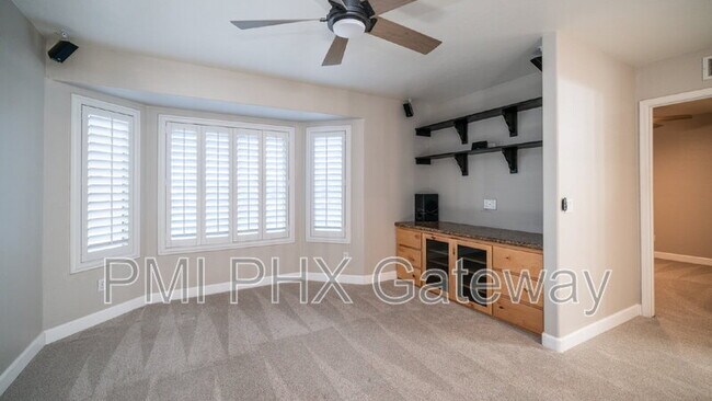 Building Photo - 1891 E Oasis Dr