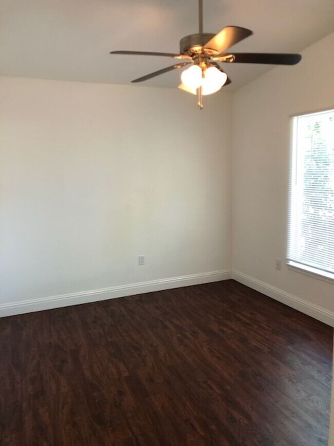 Building Photo - 1 bedroom apartment