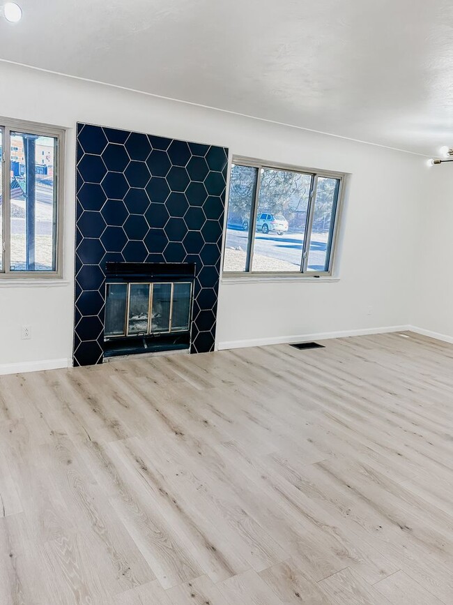 Building Photo - 5210 W 28th Ave