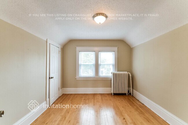 Building Photo - 1375 Lafond Ave