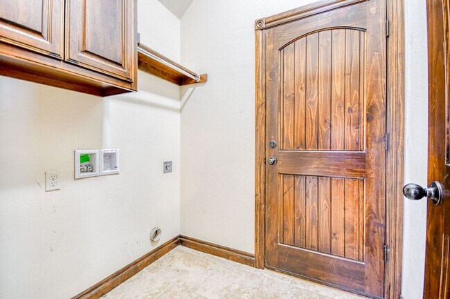 Building Photo - Beautiful home in Williamson Farms!