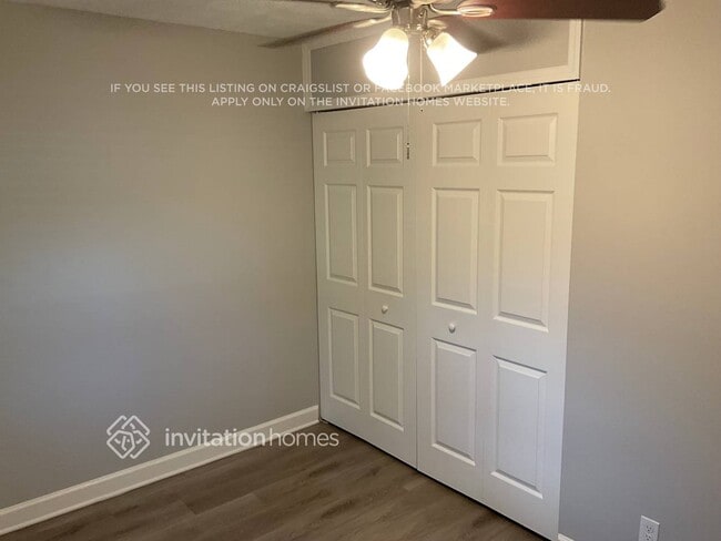 Building Photo - 9557 Priory Ave