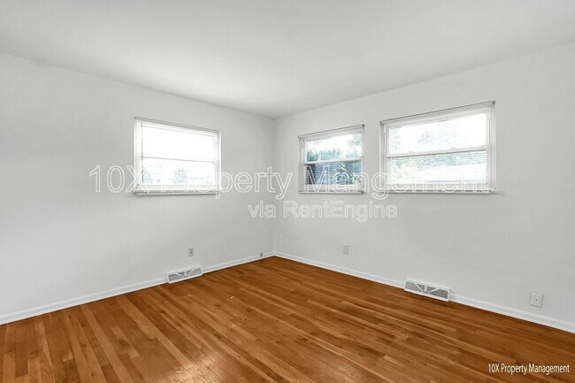 Building Photo - 1341 Coburg Rd