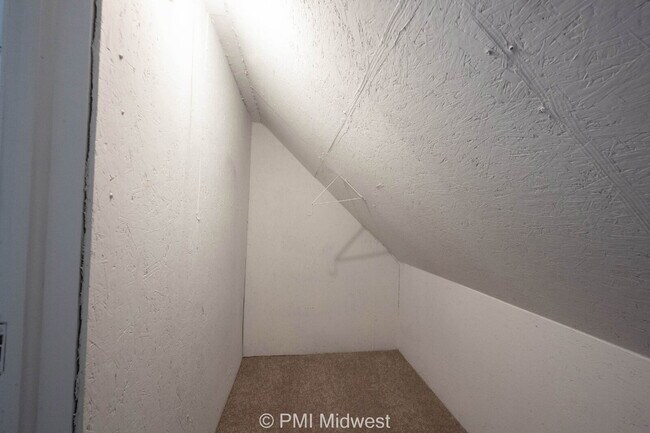 Building Photo - 1331 W 34th St