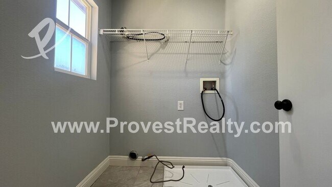 Building Photo - 9334 Azurite Ave