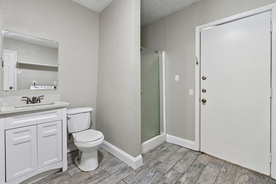 Building Photo - 6702 Colony Park Dr