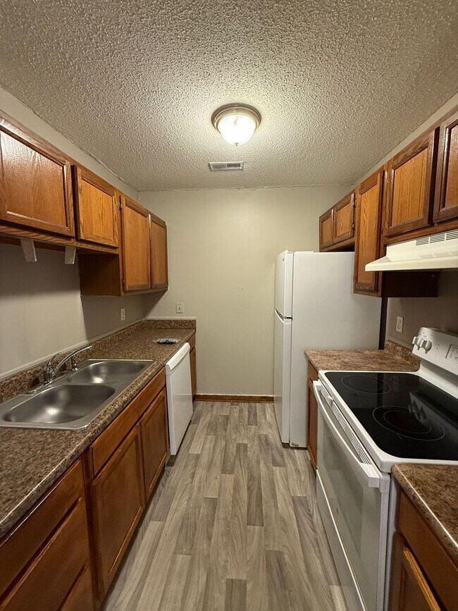 Building Photo - One bedroom, 1 bath condo in Durham