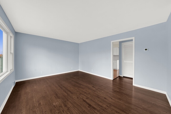 Building Photo - 4933 S Lockwood Ave
