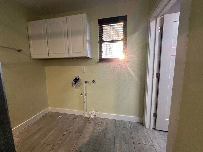 Building Photo - Farragut Cul-de-Sac Home on ½ Acre | 3BR + Sunroom | Walk to Greenway & Farragut HS