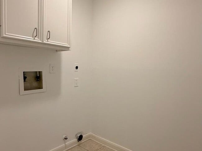 Building Photo - 3815 Redwood Falls Dr