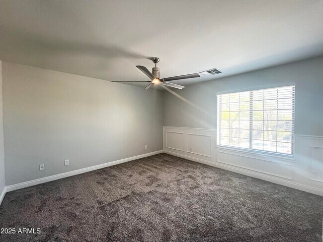 Building Photo - 37061 W Bello Ln