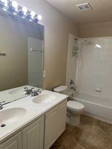 Building Photo - 2013 Trinity Ln