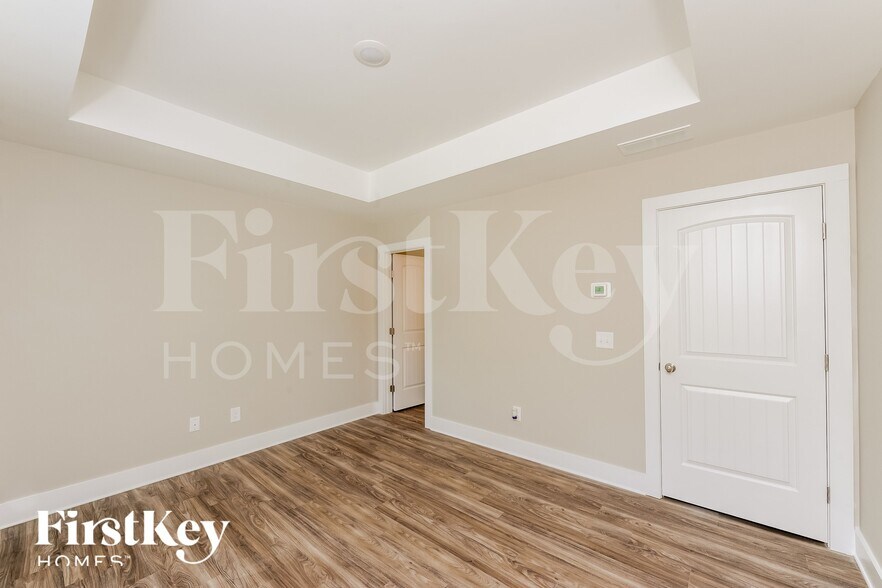 Building Photo - 3725 Corvette St