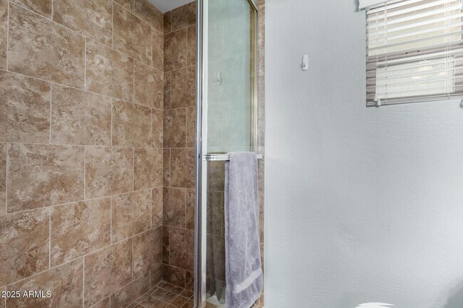 Building Photo - 6839 E Earll Dr