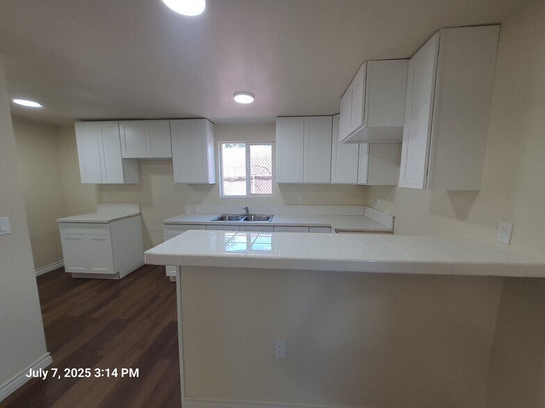 Building Photo - 1221 W 152nd St