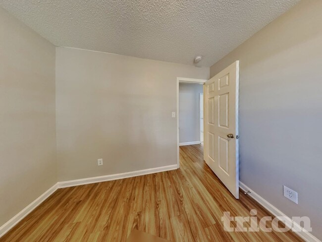 Building Photo - 204 Wexford Dr