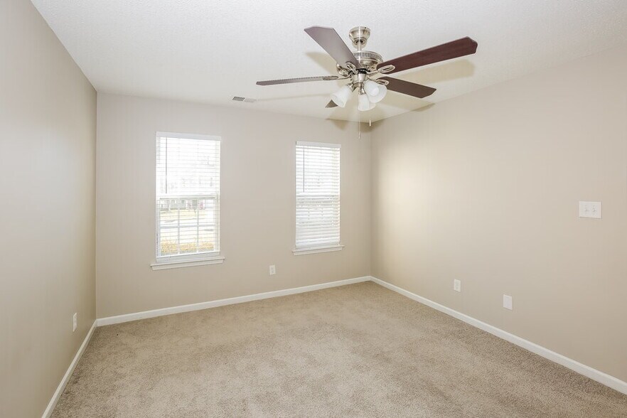 Building Photo - 4006 Salmon River Dr