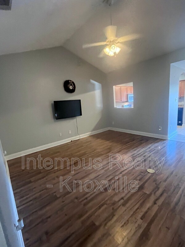 Building Photo - 1420 Hazelgreen Way