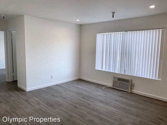 Building Photo - 3746 Mentone Ave