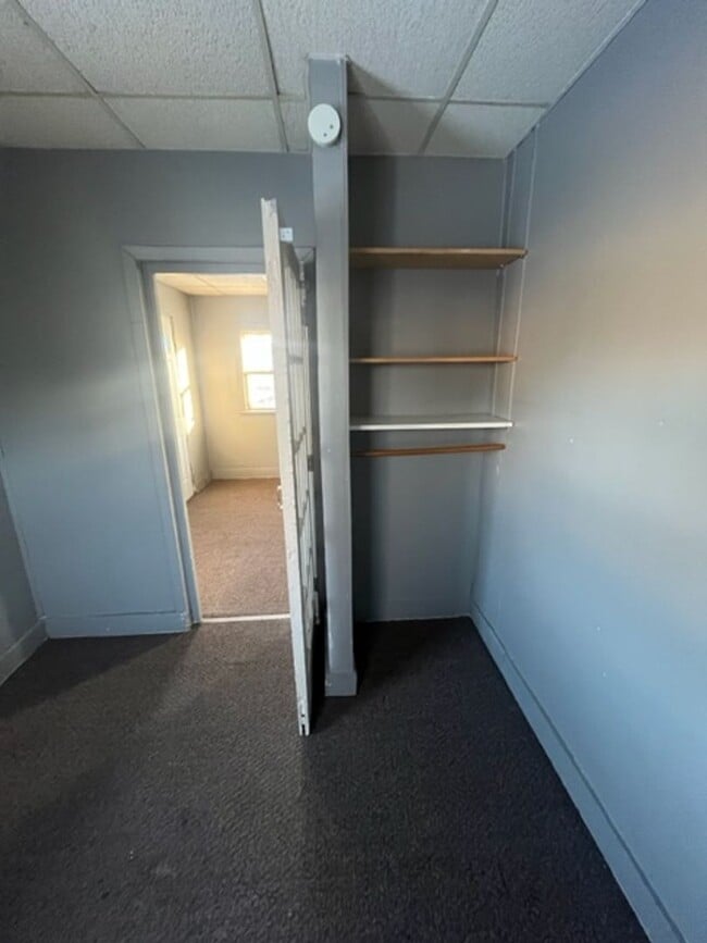 Building Photo - 1 Bedroom single family home