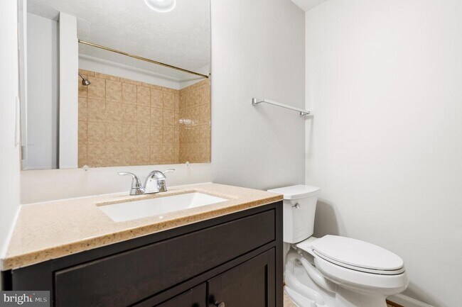 Building Photo - 4600 Brentleigh Ct
