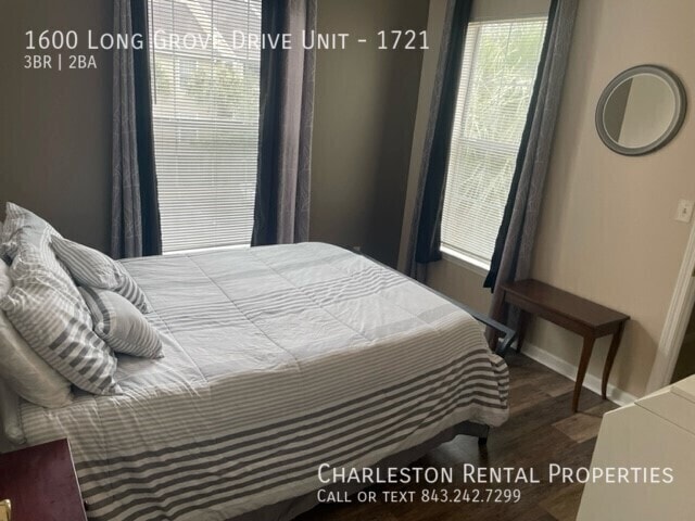 Building Photo - 1600 Long Grove Dr