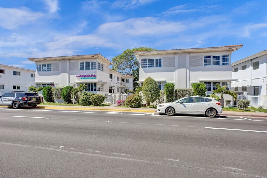 Building Photo - 8118 Harding Ave