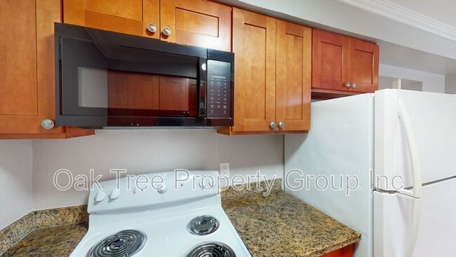 Building Photo - 625 F St