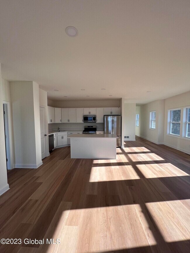 Building Photo - 544 NY-9P