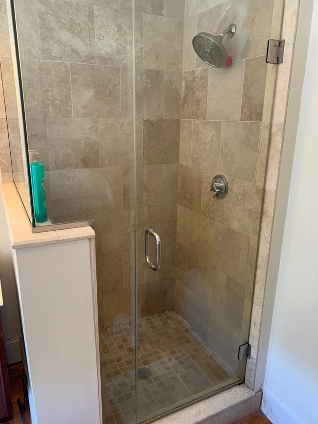 Building Photo - 212 L St